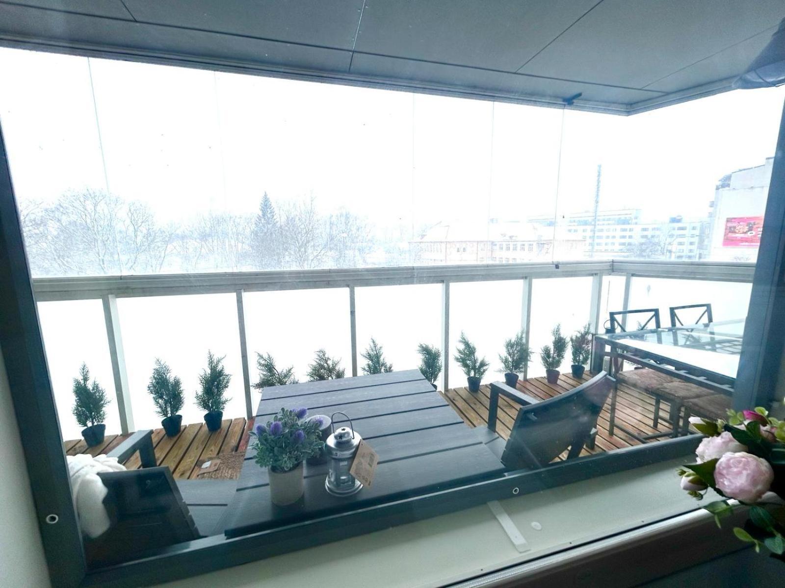 Stella'S Apartment - City Center - Free Secure Parking - Big Sun Terrace - Air Conditioning - Wifi - Tram To The Tallinn Bus Station And Old Town 外观 照片