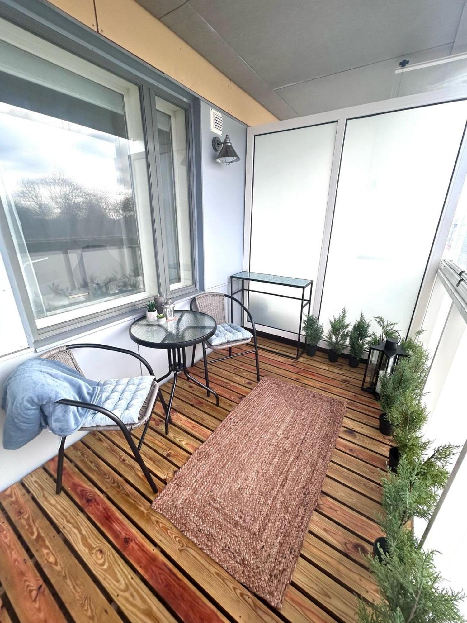 Stella'S Apartment - City Center - Free Secure Parking - Big Sun Terrace - Air Conditioning - Wifi - Tram To The Tallinn Bus Station And Old Town 外观 照片
