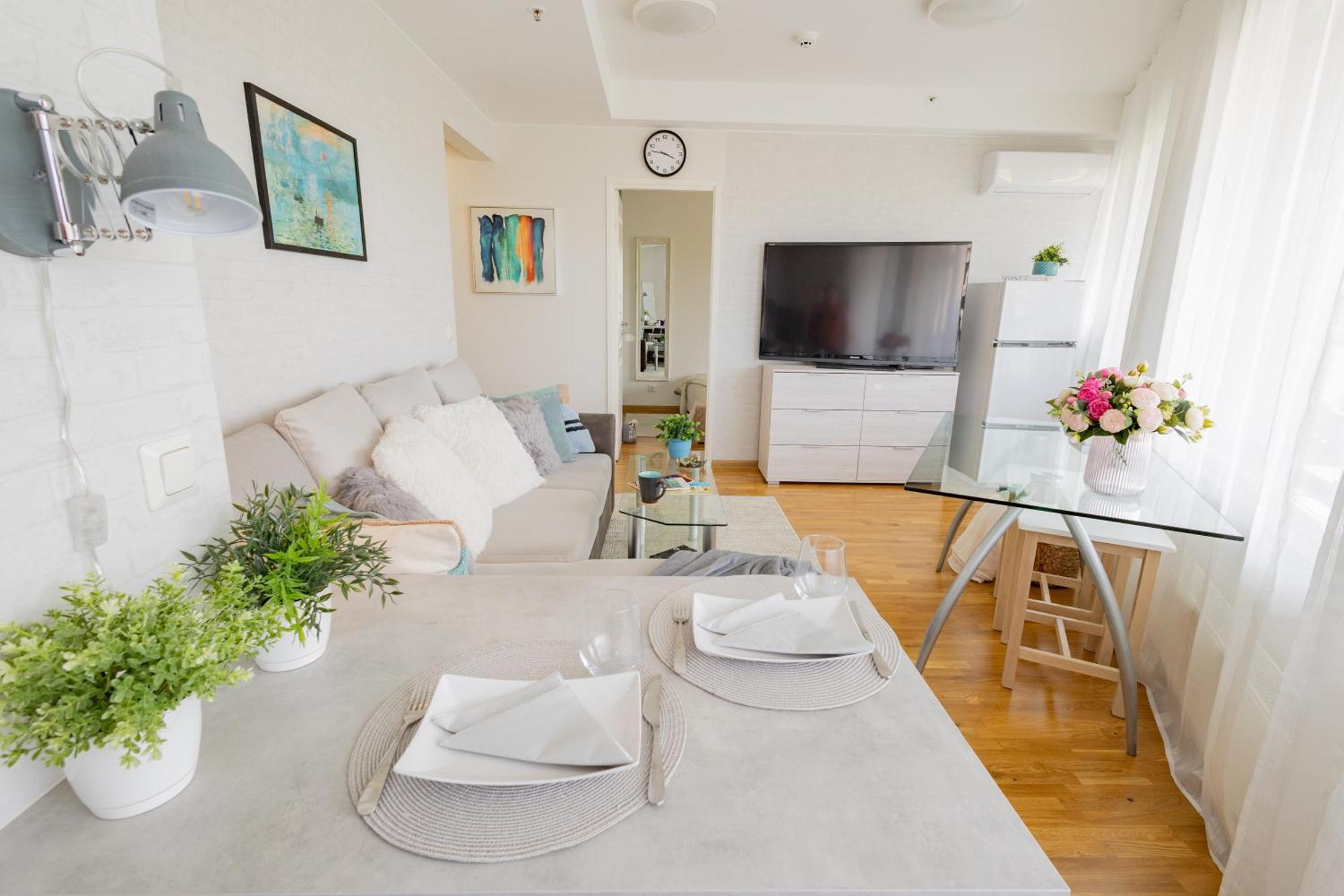 Stella'S Apartment - City Center - Free Secure Parking - Big Sun Terrace - Air Conditioning - Wifi - Tram To The Tallinn Bus Station And Old Town 外观 照片
