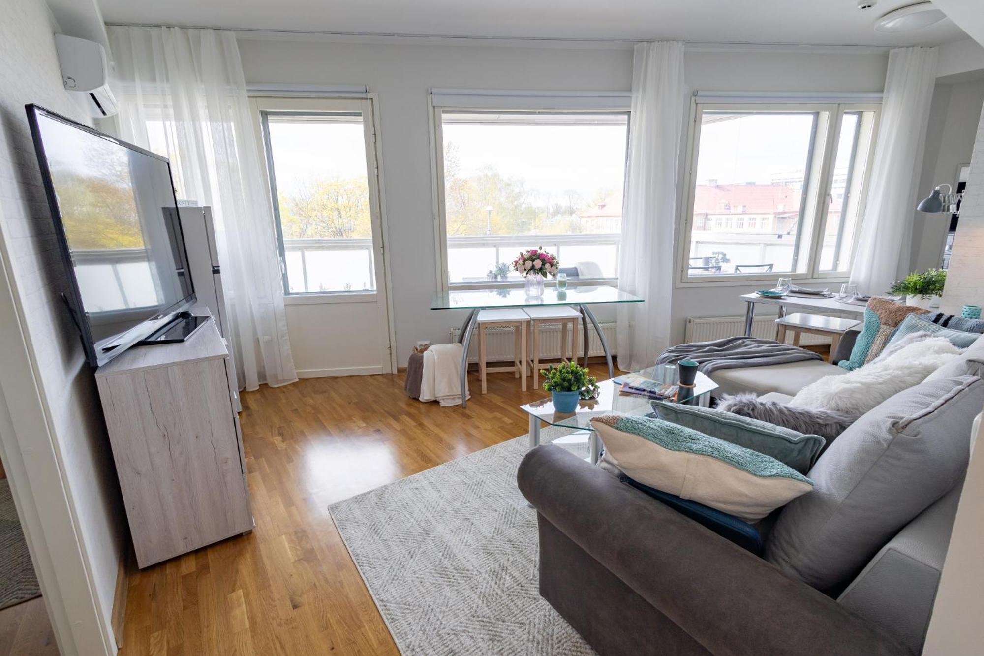 Stella'S Apartment - City Center - Free Secure Parking - Big Sun Terrace - Air Conditioning - Wifi - Tram To The Tallinn Bus Station And Old Town 外观 照片